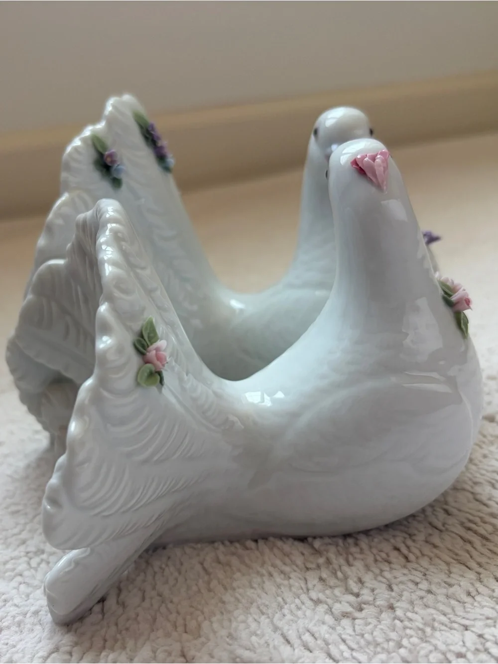 Lladró Kissing Doves with Flowers #6359 Fine Porcelain